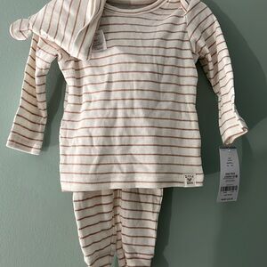 Carter’s 4 piece outfit with bear ears 9 months